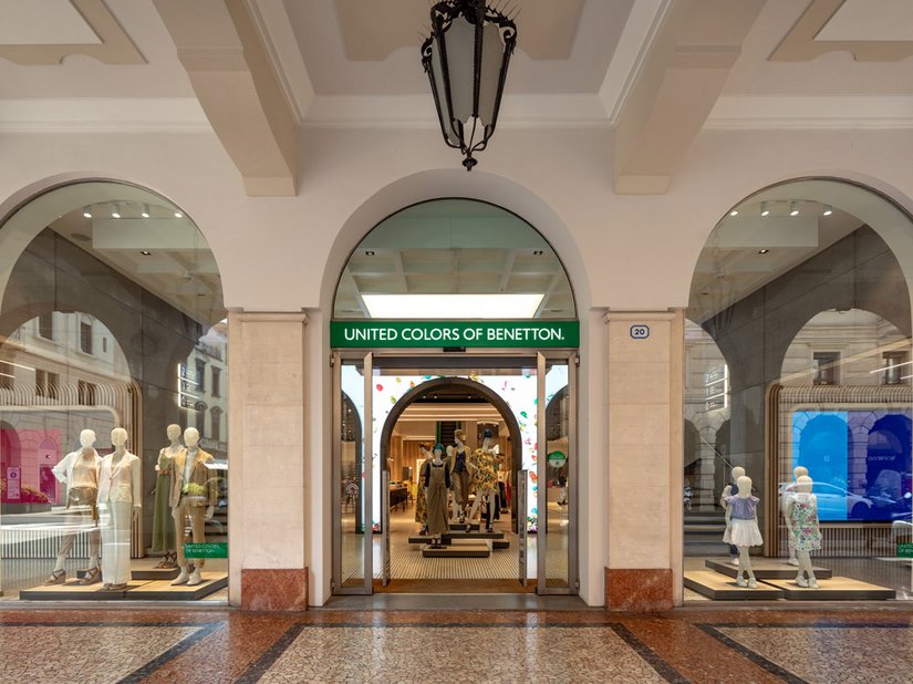 Dopo il restyling completo, United Colors of Benetton porta il suo nuovo concept anche nel flagship store del centro di Padova.